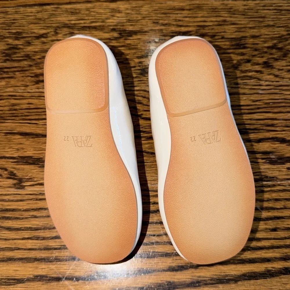 NWOT ZARA PATENT BALLET FLATS 22